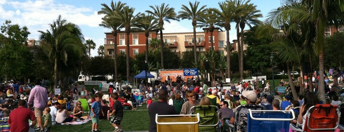 Playa Vista Concert Park is one of Locais curtidos por Valerie.