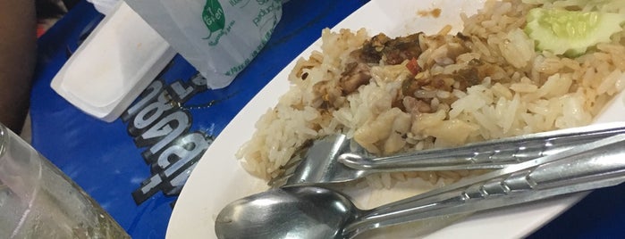 ลุงน้อยโภชนา ส้มตำสวนอ้อย is one of Lugares favoritos de Shelova.