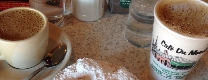 Café du Monde is one of New Orleans Itinerary.
