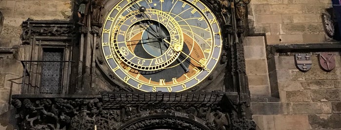 Reloj Astronómico de Praga is one of Lugares favoritos de Mirza.