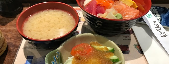 Tokyo Sushi is one of Chris 님이 좋아한 장소.