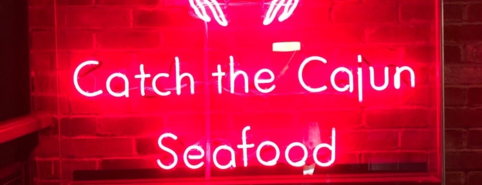 catch the Cajun Seafood is one of Lieux qui ont plu à Tomo.