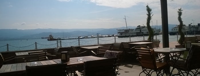 Marina Cafe is one of Posti che sono piaciuti a Buğlem.