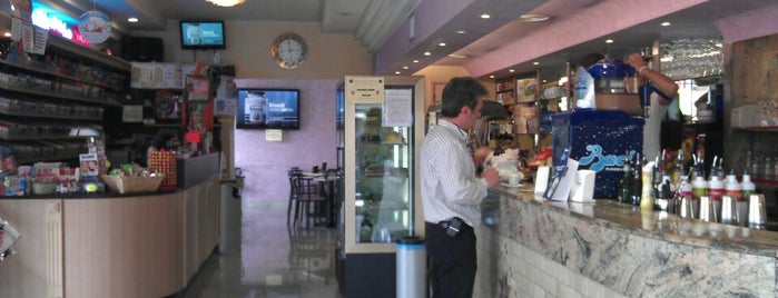 Caffe D'Urbano is one of Tempat yang Disukai Mauro.