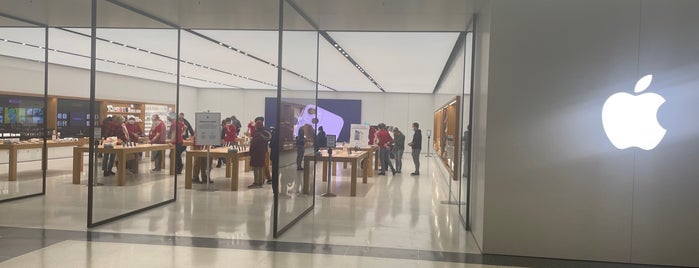 Apple South Hills Village is one of Apple Stores US East.