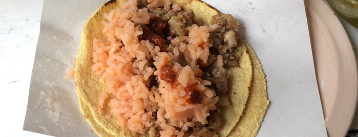 Tacos Doña Trini is one of Posti che sono piaciuti a Suitens.