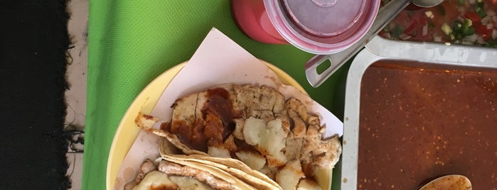 Tacos el amigo is one of Violeta’s Liked Places.