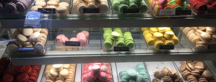 marche de macarons is one of Daciさんの保存済みスポット.