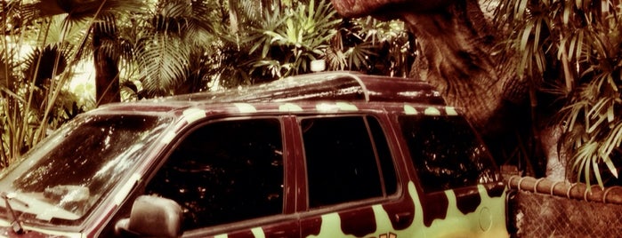 Jurassic Park is one of Tempat yang Disukai Noelle.