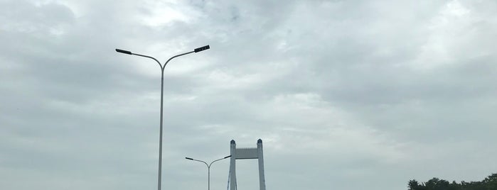 Jiangyin Suspension Bridge is one of Top picks for Bridges.