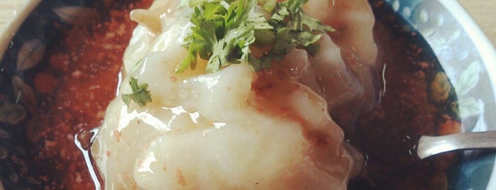 Mao-Hsiung Shrimp Meatballs is one of Lieux qui ont plu à Dan.