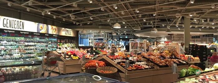 REWE is one of Berlins Supermärkte.