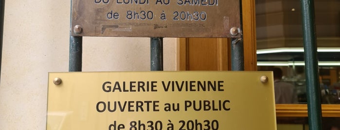 Vivienne Art Galerie is one of Paris - petra team.