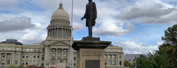 Abraham Lincoln Statue is one of Locais curtidos por Aptraveler.