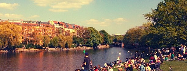 Landwehrkanal is one of Joud’s Liked Places.