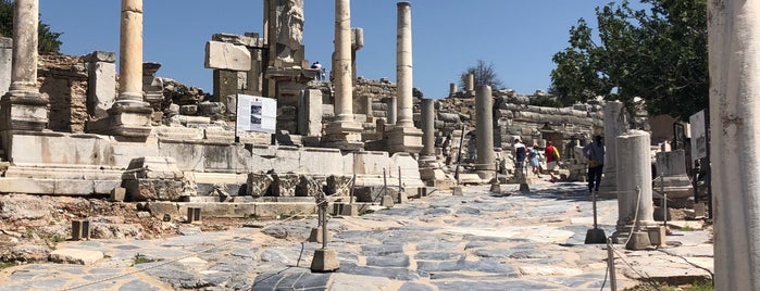 Memnius Square Ephesus is one of Izmir.
