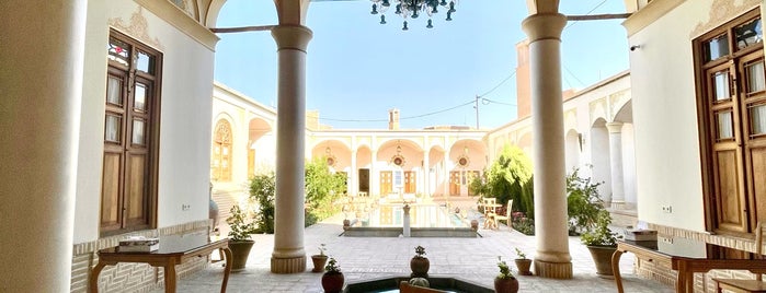 هتل مهينستان راهب is one of Hotels.