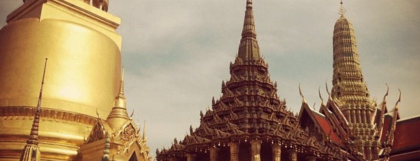 Temple of the Emerald Buddha is one of Bangkok's Best - Peter's Fav's.