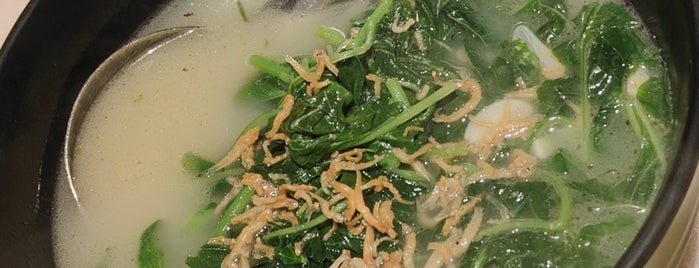Tuck Kee Restaurant 德记酒家 is one of Ipoh food.
