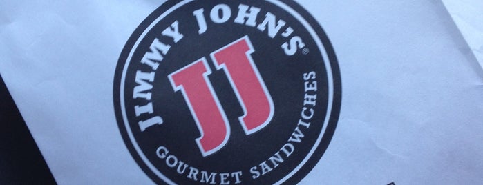 Jimmy John's is one of สถานที่ที่ Bayana ถูกใจ.