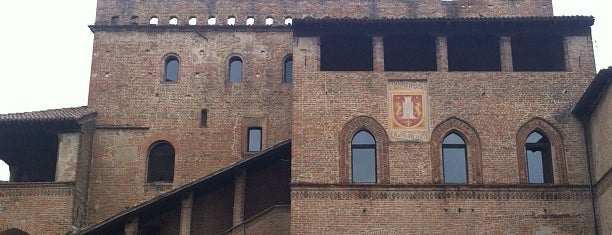 Castell'Arquato is one of Castelli, Ville e Forti.