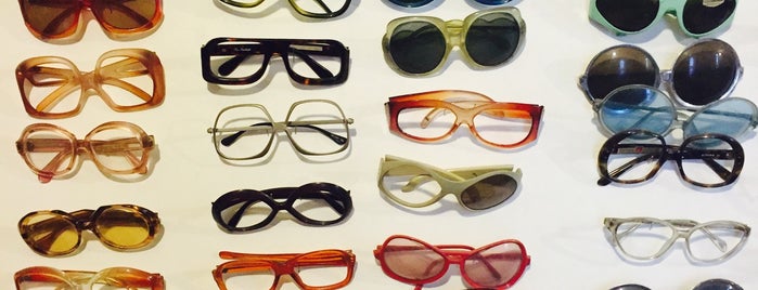 Mohaghegh Optometry | انبار عینک محقق is one of برویم جاهای جدید.