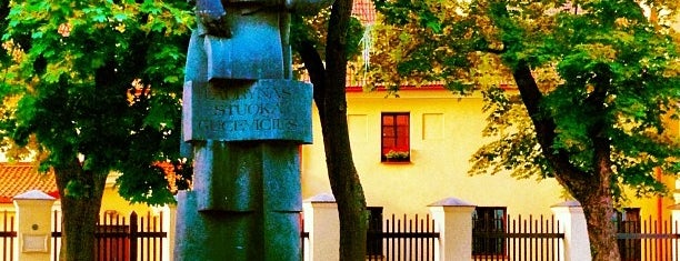 Paminklas Laurynui Gucevičiui | Laurynas Gucevičius monument is one of Sights. Вильнюс..