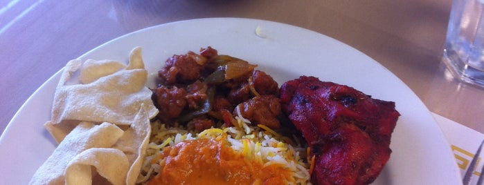 Ruchi Indian Cuisine is one of สถานที่ที่ Justin ถูกใจ.