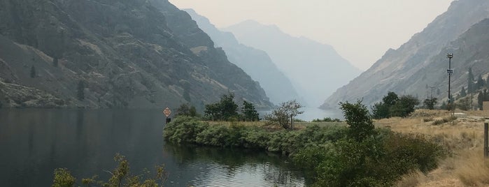 Hell's Canyon Dam is one of Stacy: сохраненные места.