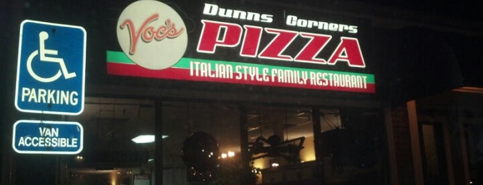 Dunn's Corner Pizza is one of Posti che sono piaciuti a Karl.