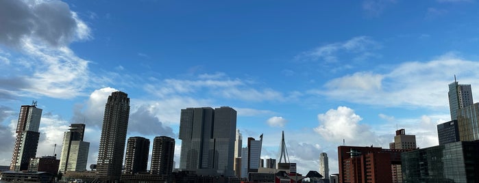 Metrostation Rijnhaven is one of Koningsdag.