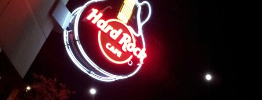 Hard Rock Cafe Dallas is one of Gespeicherte Orte von Clara.