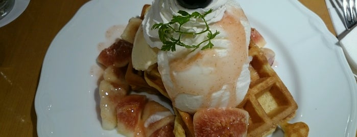 Kyobashi Sembikiya is one of Tokyo Dessert.