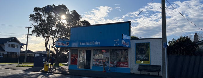 Barriball Dairy is one of Tempat yang Disukai Trevor.