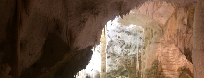 Grotte di Frasassi is one of Do'nun Beğendiği Mekanlar.