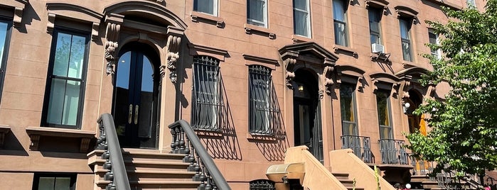 Carroll Gardens is one of New York.