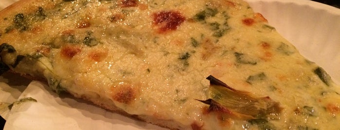 Artichoke Pizza is one of Lugares favoritos de Globetrottergirls.