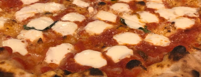 Midici The Neapolitan Pizza Co is one of Tempat yang Disukai Desmond.