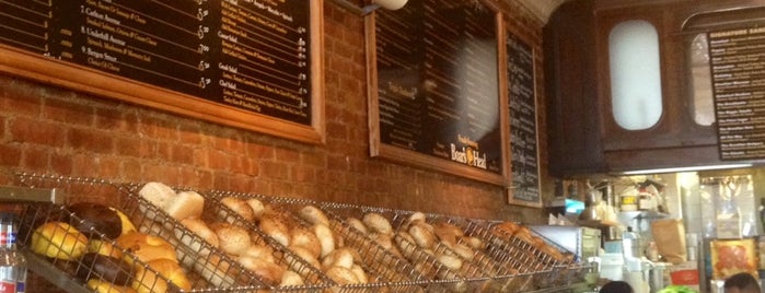 Olde Brooklyn Bagel Shoppe is one of Globetrottergirls'in Beğendiği Mekanlar.