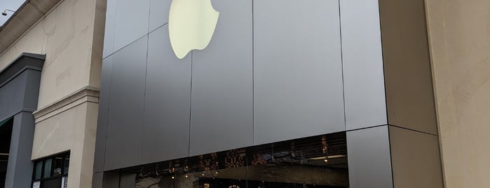 Apple Renaissance at Colony Park is one of Apple Stores US East.