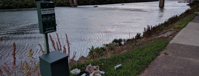 Kanawha River, Charleston WV is one of Tempat yang Disukai Mark.