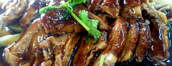 Rong Ji Duck Rice 荣记卤鸭饭／麵 is one of My Favorite foods around Johore....