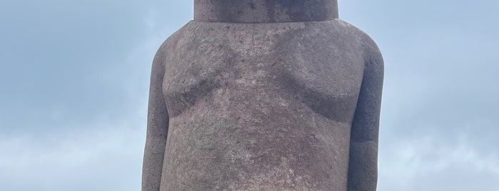 Moai is one of 巨像を求めて.