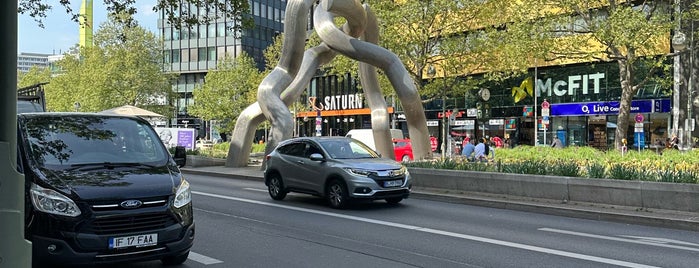 Berlin (Skulptur) is one of Parks/Stores.