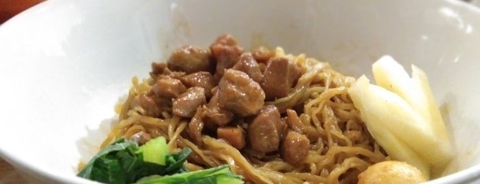 Bakmi Naga is one of Locais curtidos por Fanina.