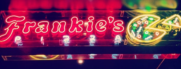 Frankie's Pizza is one of Soniaさんのお気に入りスポット.