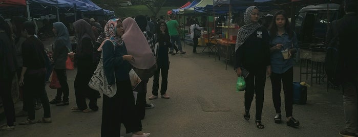 Pasar Malam UiTM Lendu is one of Makan @ Melaka/N9/Johor #14.