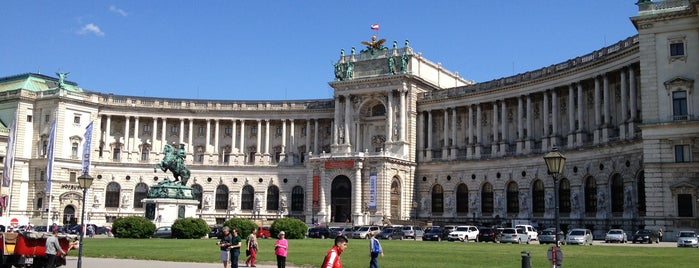 Österreichische Nationalbibliothek is one of Vienna.