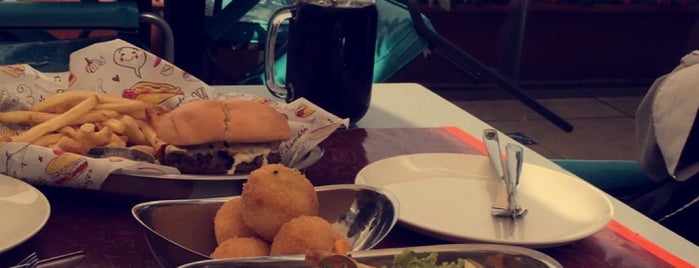 Cheeburger is one of أفضل مطاعم البرجر في الرياض.