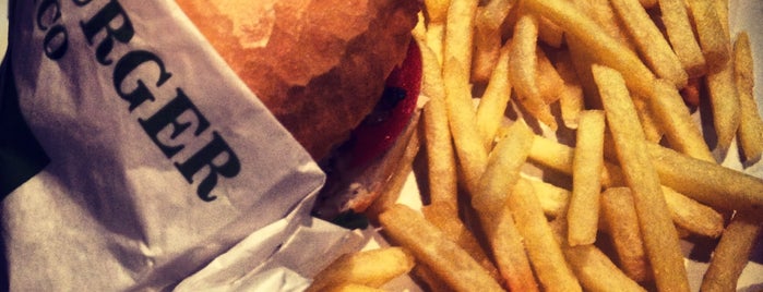 Madero Burger & Grill is one of ano novo do amor.